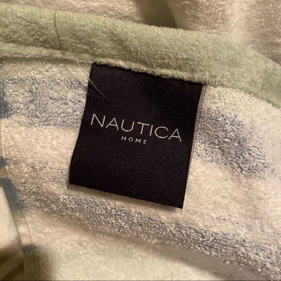 Nautica Home Beach Towel 35 X 67 Stripes New - Picture 4 of 4